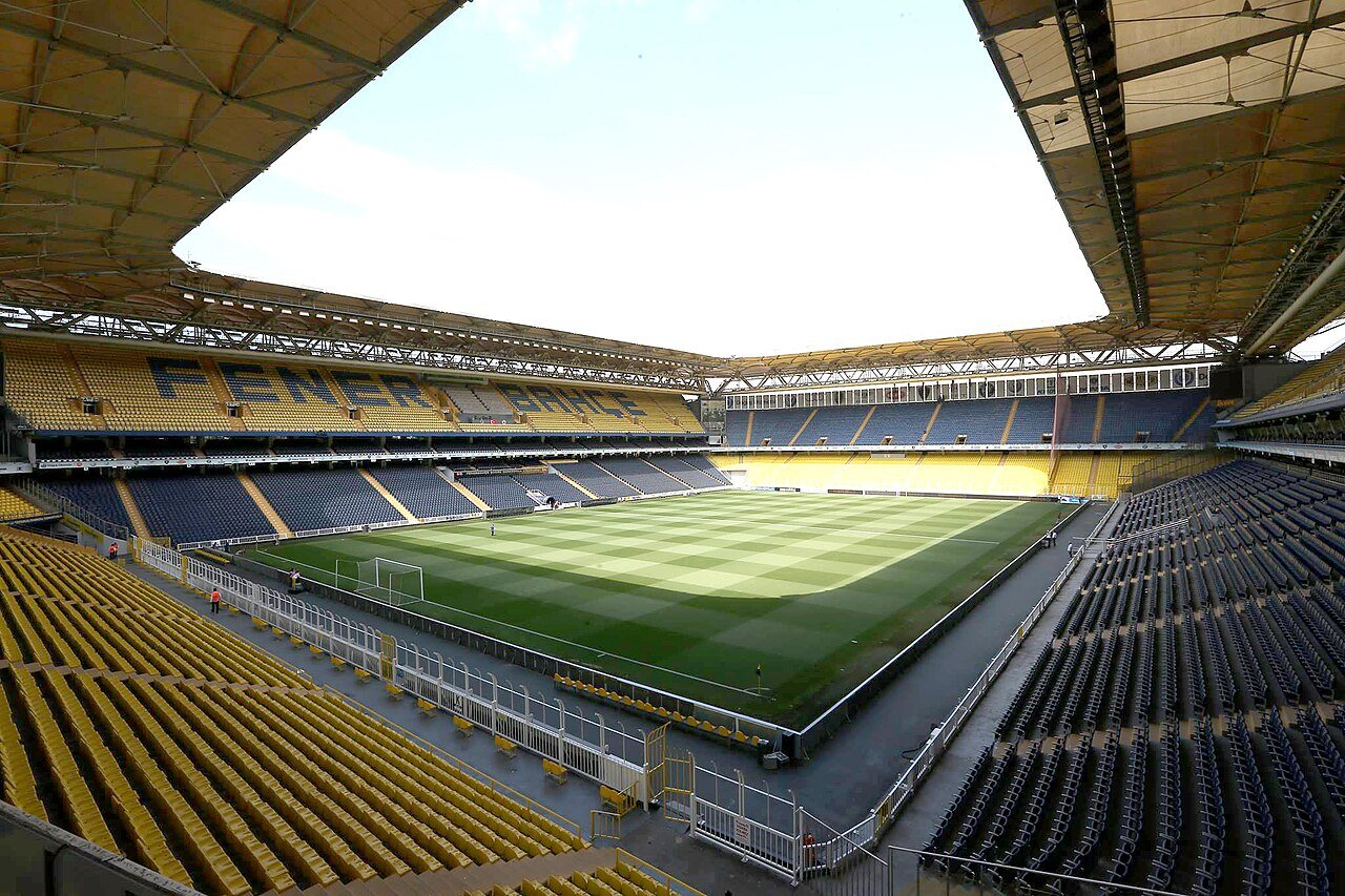Sur quelle chaîne voir Fenerbahçe - Slavia en direct ? Chaîne TV et Heure